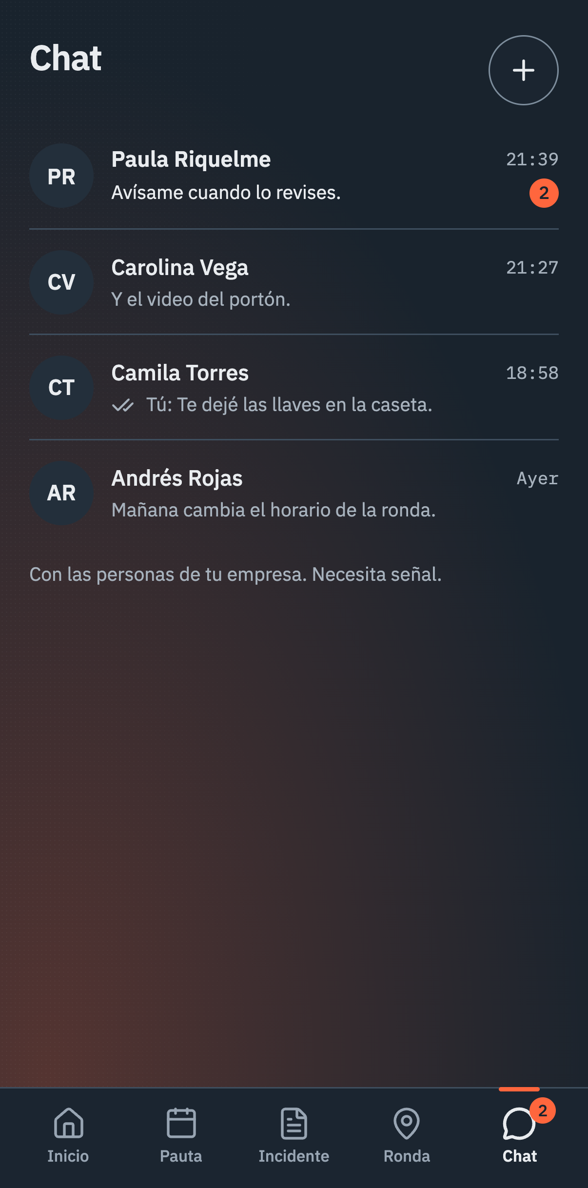 App · Chat, interfaz de Vigitar en modo noche.