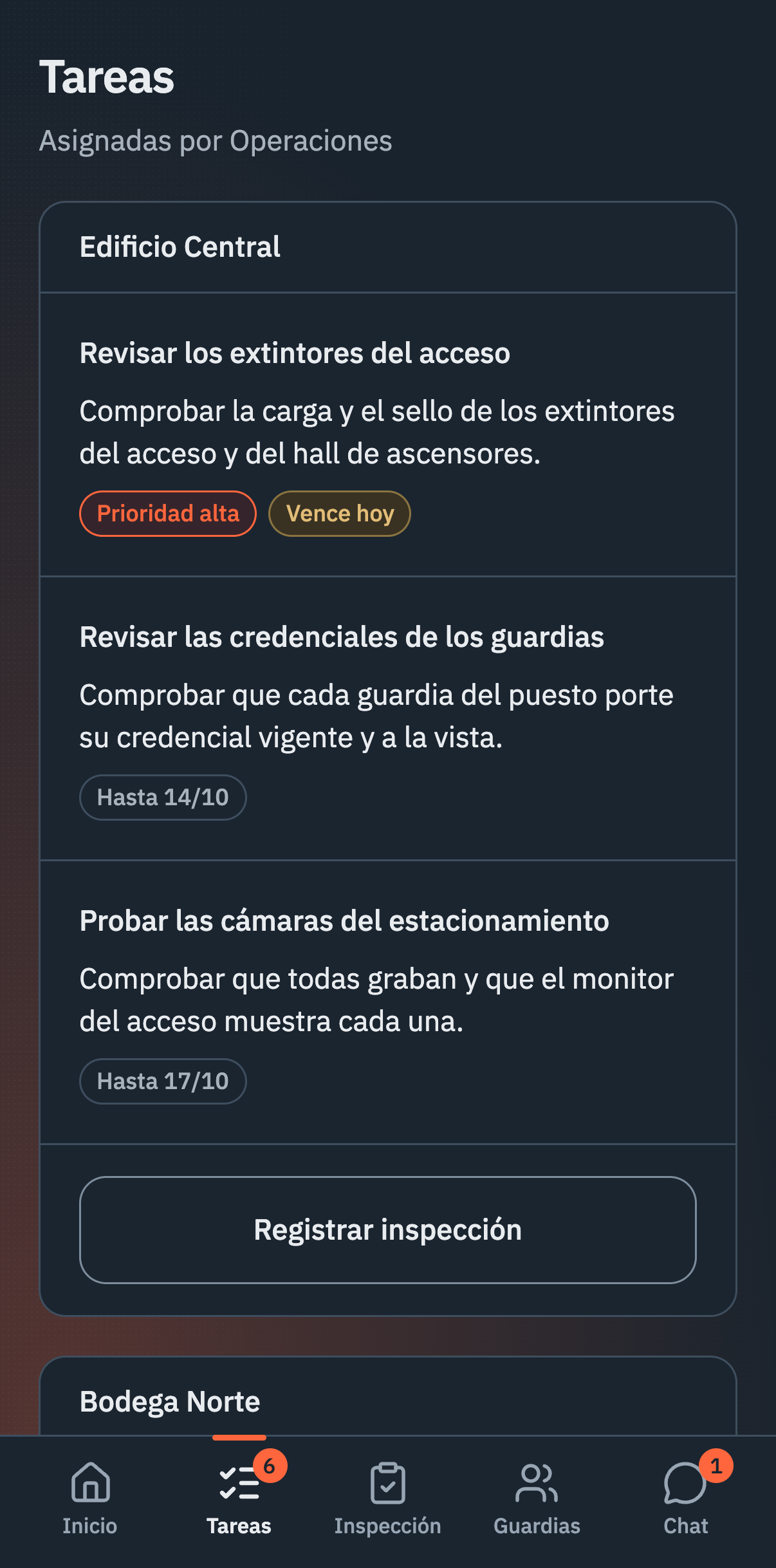 App · Tareas, interfaz de Vigitar en modo noche.